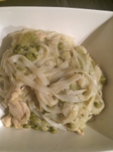 Thaise noodles met kip en broccoli